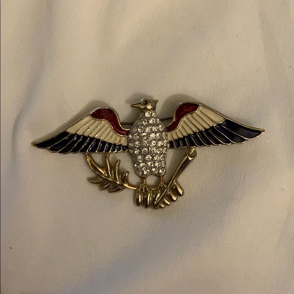 American Brooch - Picture 1 of 2